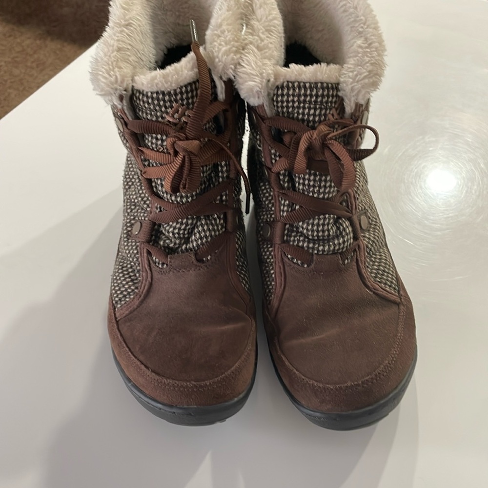 Columbia snow boots